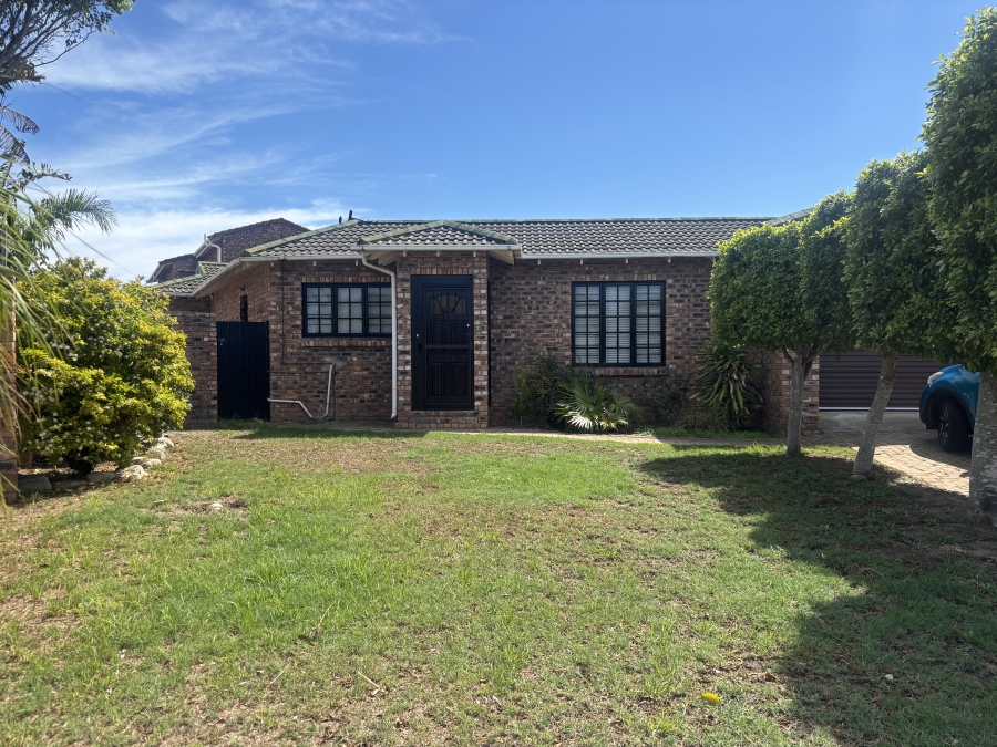 2 Bedroom Property for Sale in Summerstrand Eastern Cape